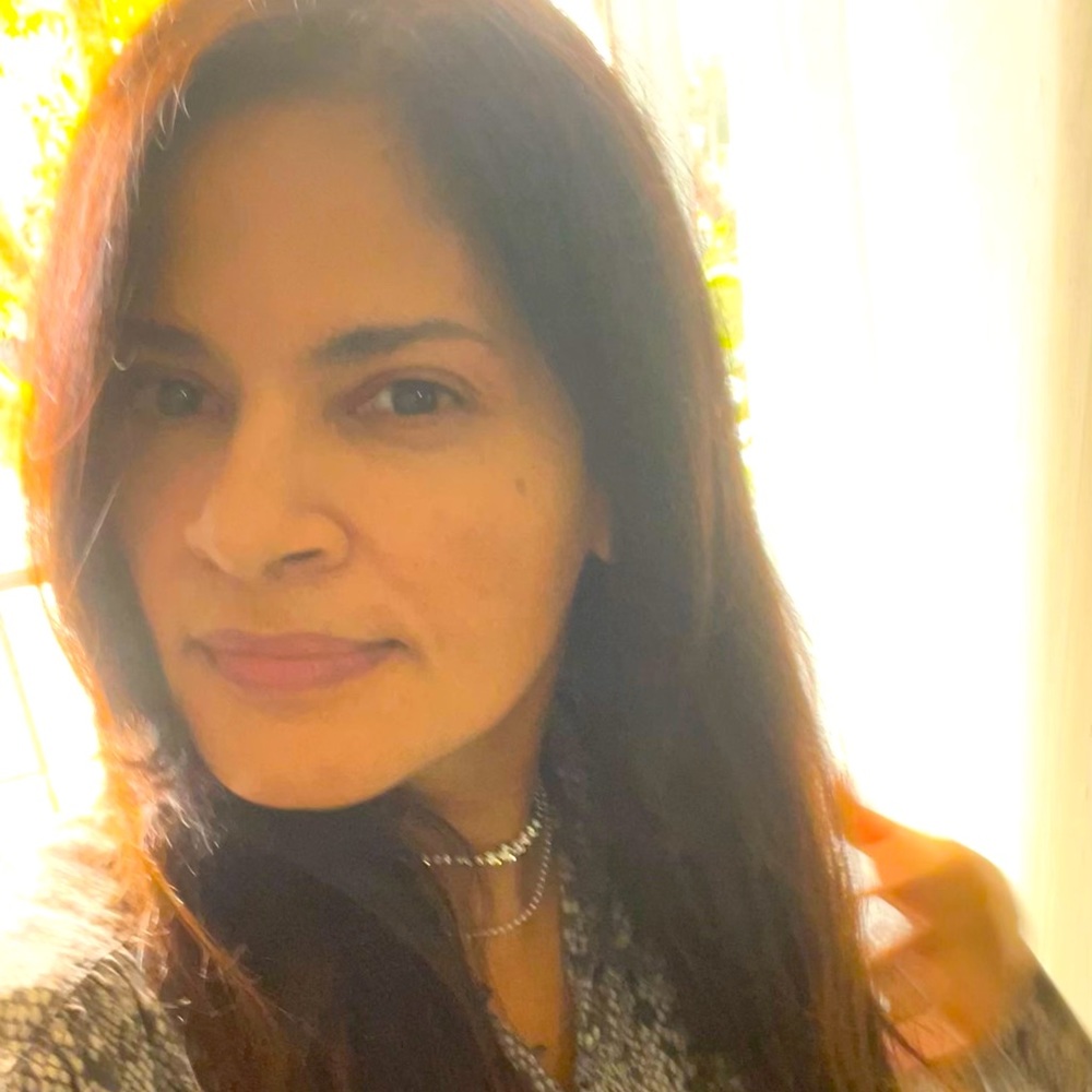 Meet your Posher, Yoly
